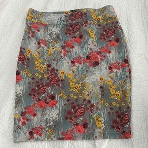 Size small floral pencil skirt